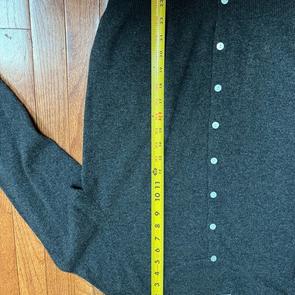 Vintage Women's gray Cashmere button up cardigan sweater size petite small - Picture 6 of 8